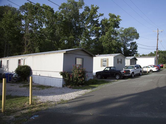 Airport Mobile Home Park in Chapel Hill, NC - Building Photo - Building Photo