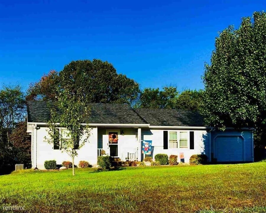 126 Schwarzkopf St in Bowling Green, KY - Building Photo