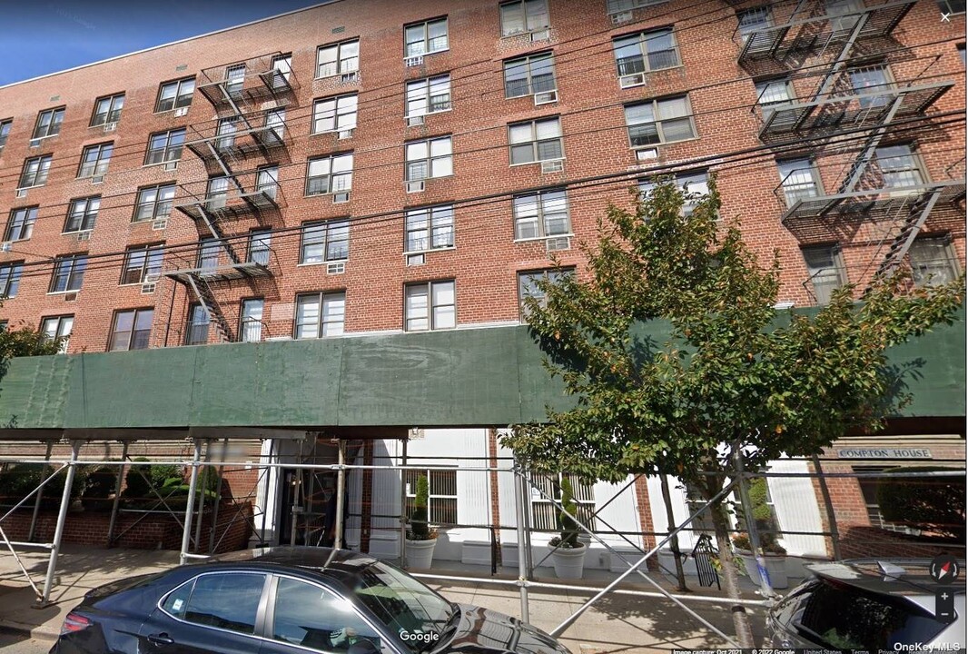 175-45 88th Ave-Unit -7F in Queens, NY - Building Photo