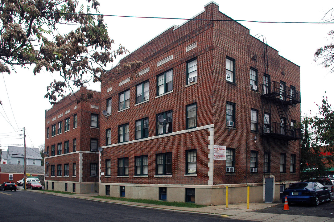 Aspen Gardens in Plainfield, NJ - Building Photo