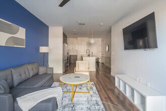 701 W Rio Salado Pkwy in Tempe, AZ - Building Photo - Building Photo