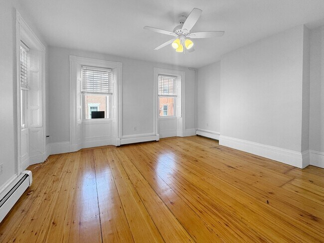 46 Middle St in Newburyport, MA - Building Photo - Building Photo