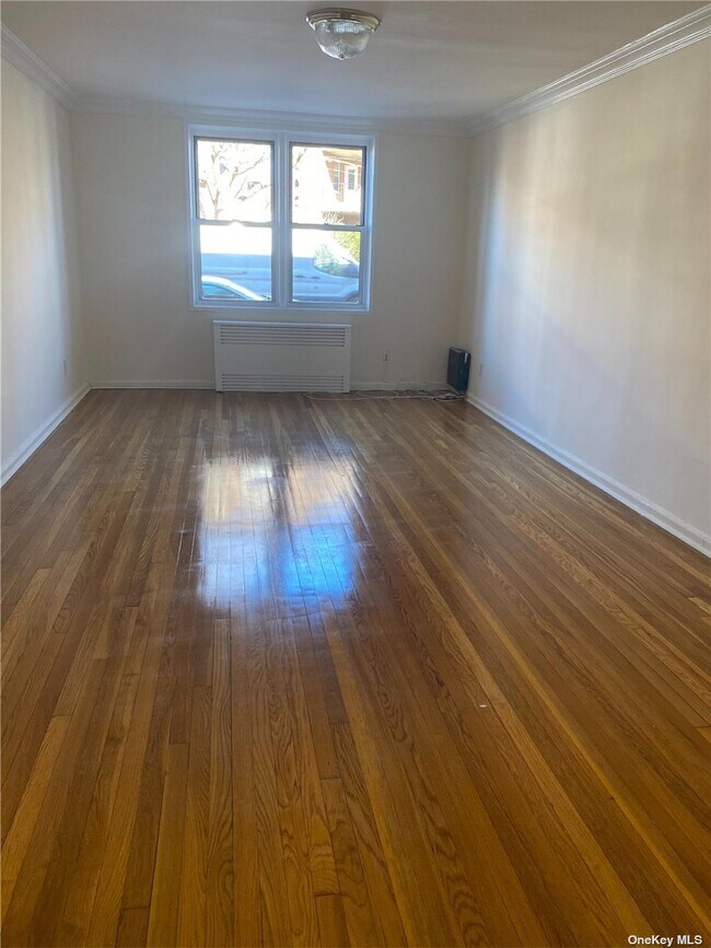 50 S Middle Neck Rd-Unit -1G in Great Neck, NY - Building Photo - Building Photo