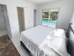 3225 SW 94th Ave in Miami, FL - Building Photo - Building Photo