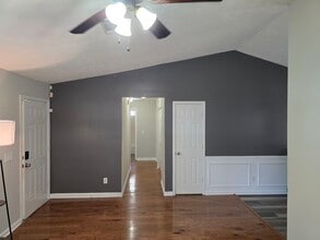 2016 Briar Trail Ct SW in Atlanta, GA - Building Photo - Building Photo