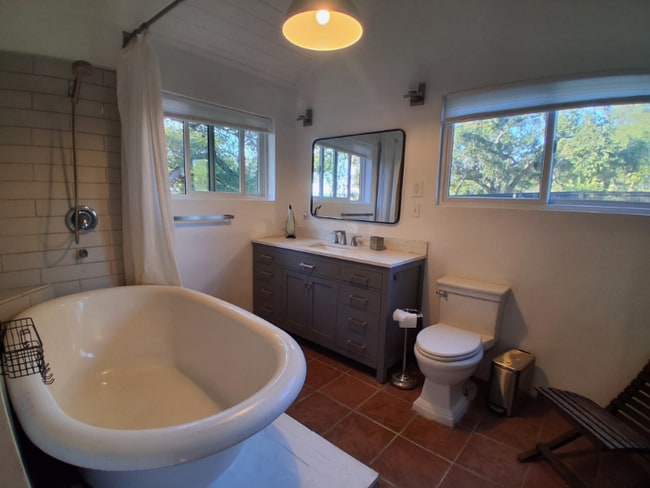 1794 S Rice Rd in Ojai, CA - Foto de edificio - Building Photo