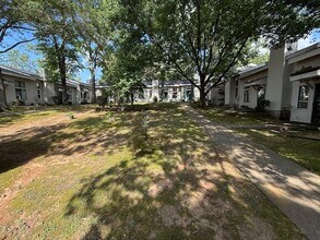 1103 Old Monrovia Rd NW in Huntsville, AL - Building Photo - Building Photo