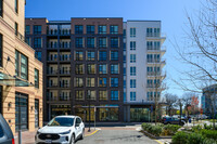 The Grayson in Alexandria, VA - Building Photo - Building Photo