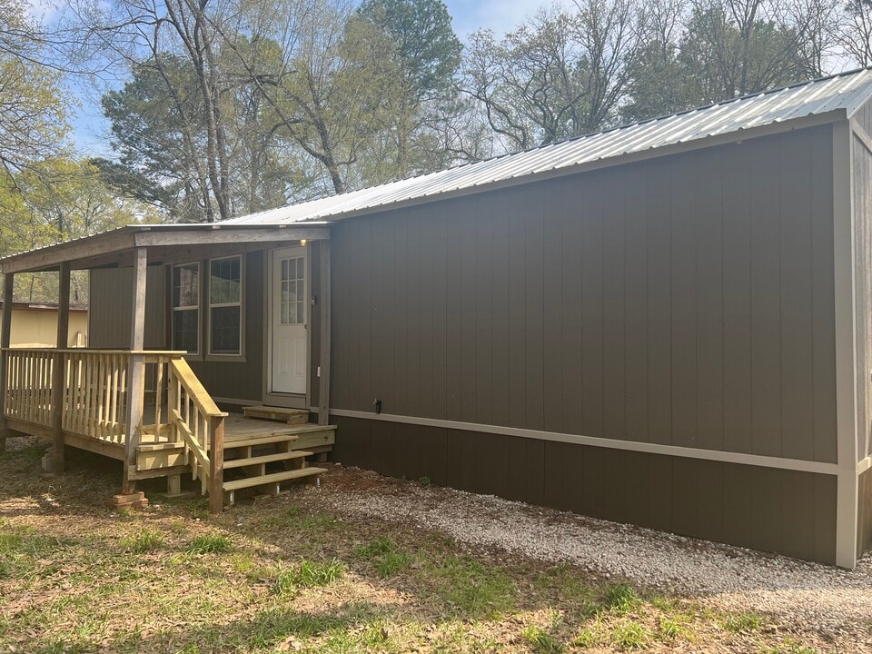 174 Jaycrest in Livingston, TX - Building Photo