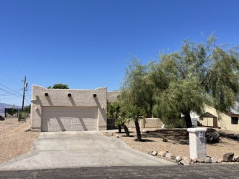583 Aloha Way in Lake Havasu City, AZ - Building Photo