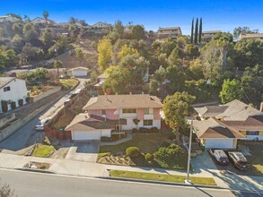 465 Bregante Dr in Diamond Bar, CA - Foto de edificio - Building Photo
