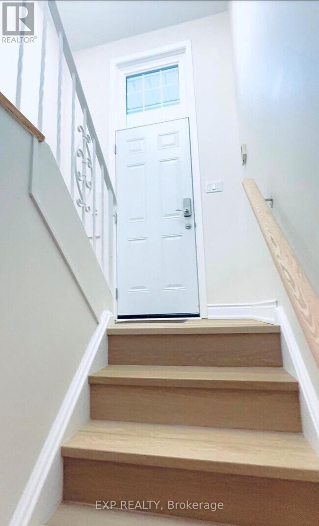 36 Castor Crescent in Toronto, ON - Building Photo - Building Photo