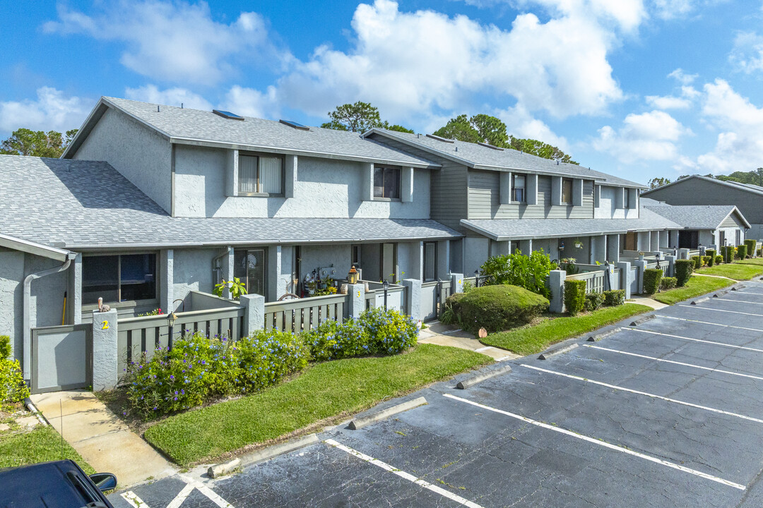 Deerwood Condominium in Daytona Beach, FL - Building Photo