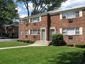 Colonial Heights in Parsippany, NJ - Building Photo - Building Photo