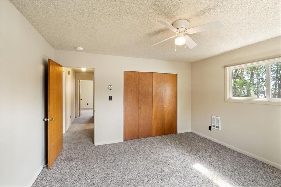 172 Hold Dr in Bigfork, MT - Building Photo