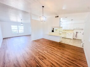 5011 52nd St in Lubbock, TX - Foto de edificio - Building Photo
