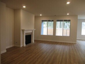 5332 Thornhill Ave SW in Port Orchard, WA - Building Photo - Building Photo