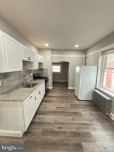 249 E Oak St in Norristown, PA - Building Photo - Building Photo