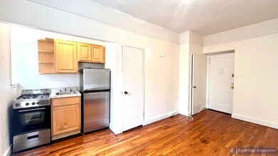 936 West End Ave in New York, NY - Building Photo - Building Photo