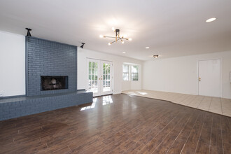 12 Rio Grande Forest Dr in Little Rock, AR - Foto de edificio - Building Photo