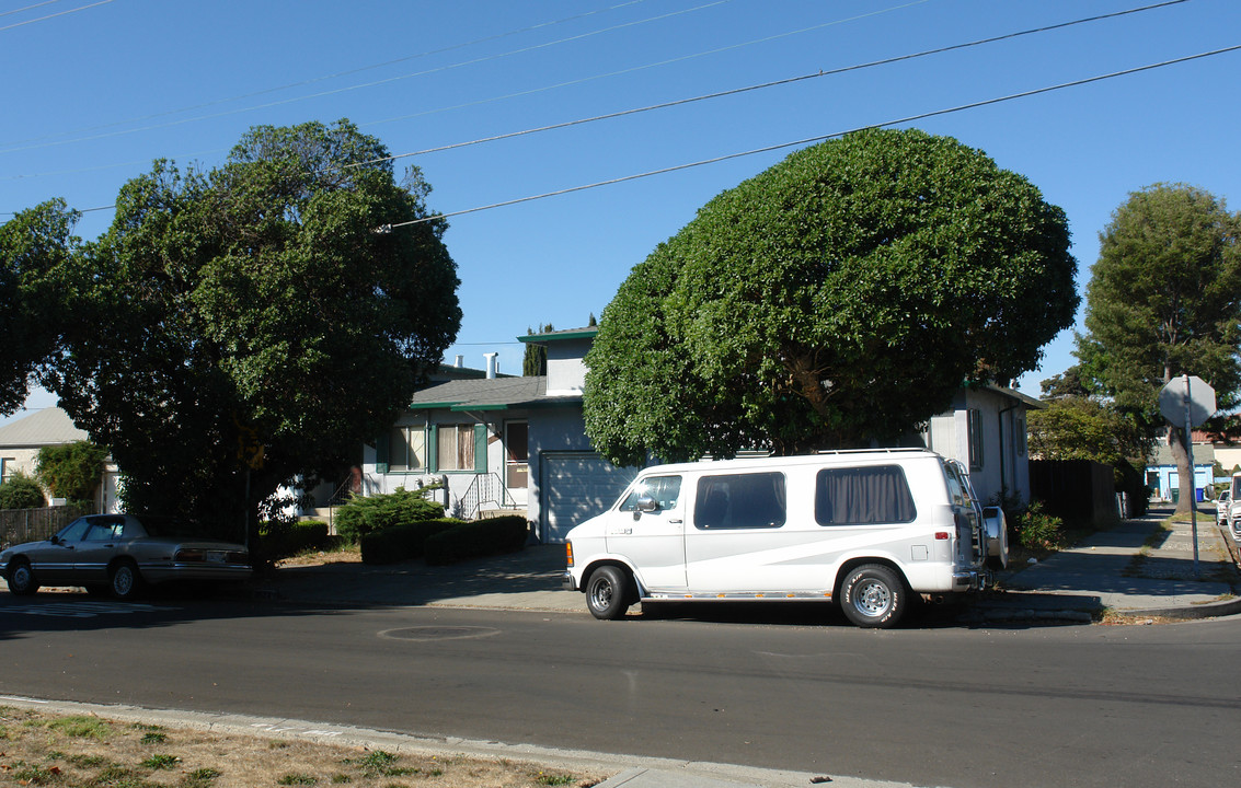 3521 Lowell Ave in Richmond, CA - Foto de edificio