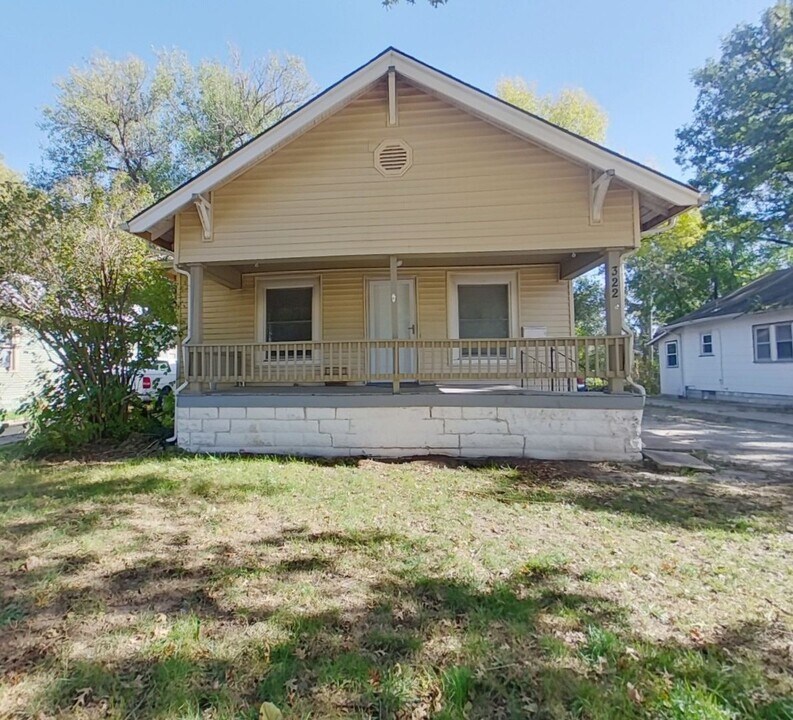 322 N Spruce St in Wichita, KS - Building Photo