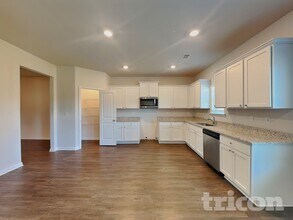 1100 Amadas Dr in Locust Grove, GA - Foto de edificio - Building Photo