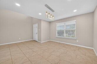 3026 Village Creek Dr in Katy, TX - Foto de edificio - Building Photo