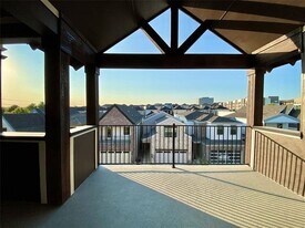 8210 Manoa Dr in Dallas, TX - Building Photo