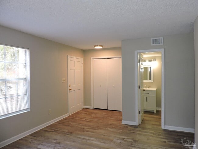 1498 John Carroll Dr in Pensacola, FL - Building Photo - Building Photo