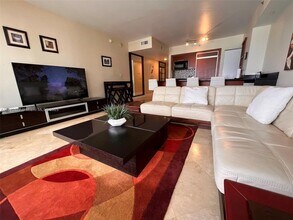 1830 S Ocean Dr, Unit 3309 in Hallandale Beach, FL - Building Photo - Building Photo