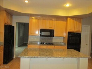 421 Emerald Heights St in Las Vegas, NV - Building Photo - Building Photo