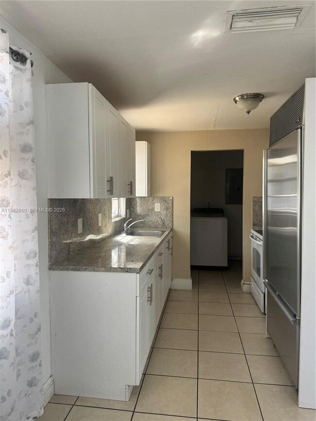 1940 NW 96th St in Miami, FL - Building Photo - Building Photo