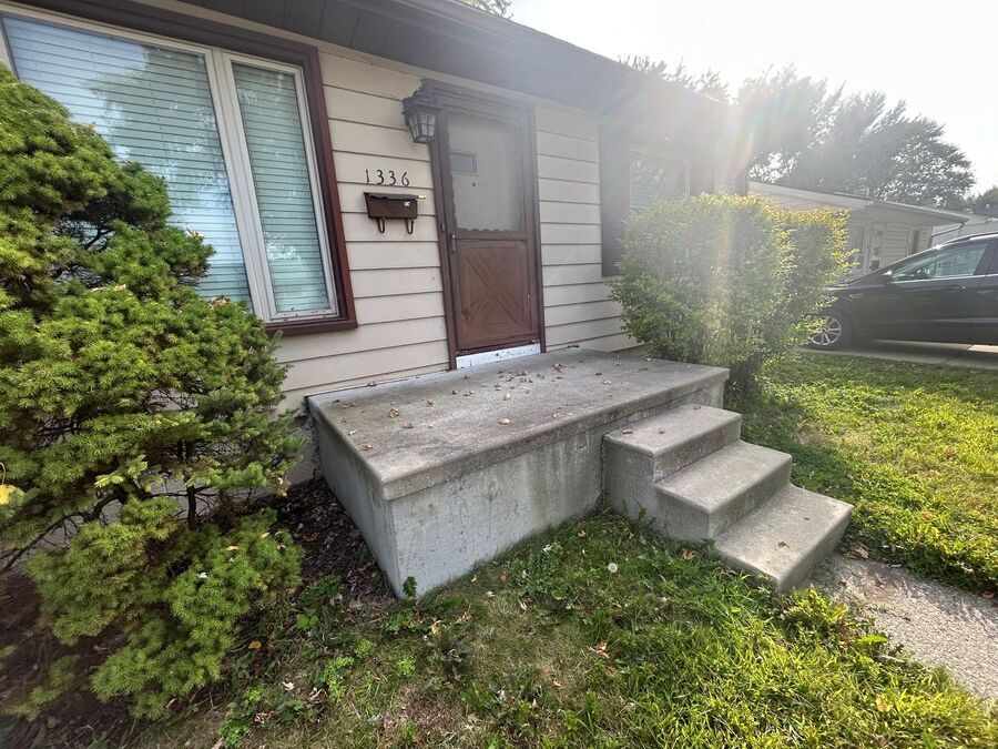 1336 E Goulson Ave in Hazel Park, MI - Building Photo