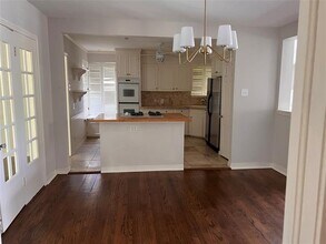 6402 Vickery Blvd in Dallas, TX - Building Photo - Building Photo