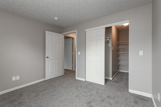 Brainard Landings Apartments in Lincoln, IL - Building Photo - Interior Photo