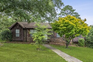 2708 Oak Shadow Terrace in Birmingham, AL - Building Photo