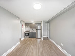 Bucks Crossings in Bensalem, PA - Foto de edificio - Building Photo