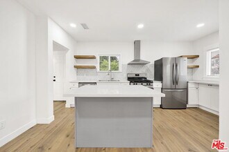 900 E Maple St in Glendale, CA - Building Photo - Building Photo
