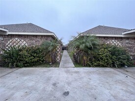 15 E St in Mission, TX - Building Photo