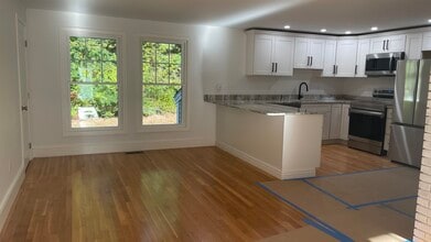 4 Mulberry Rd in Salem, NH - Building Photo - Building Photo