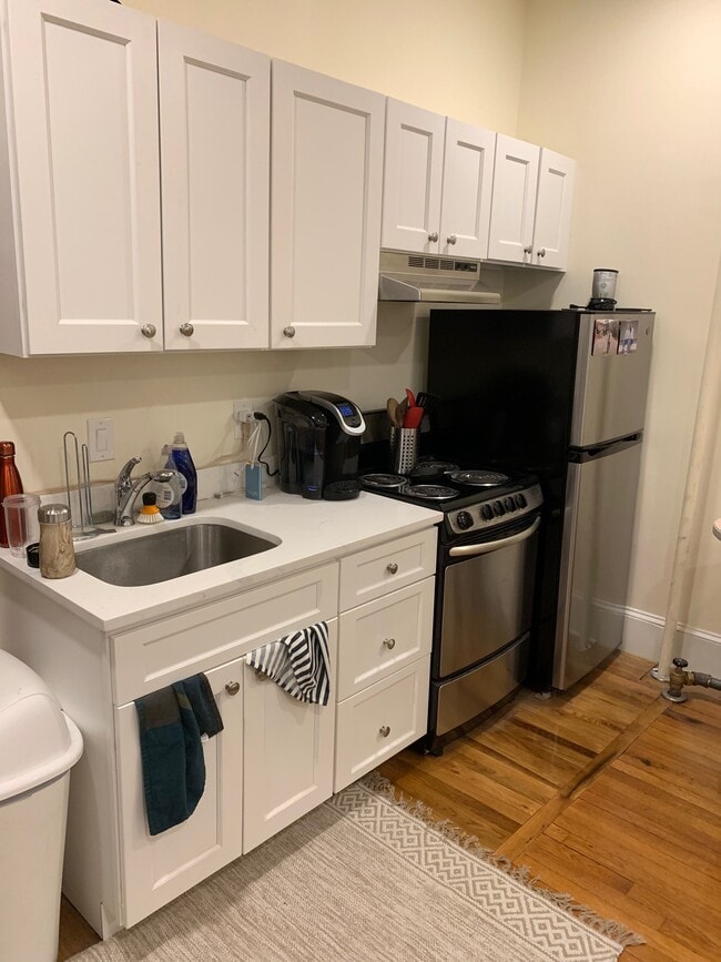 11 Englewood Ave, Unit 5 in Brookline, MA - Building Photo - Building Photo