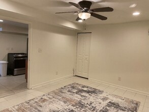 1302 Brookview Ln in Smyrna, GA - Building Photo - Building Photo