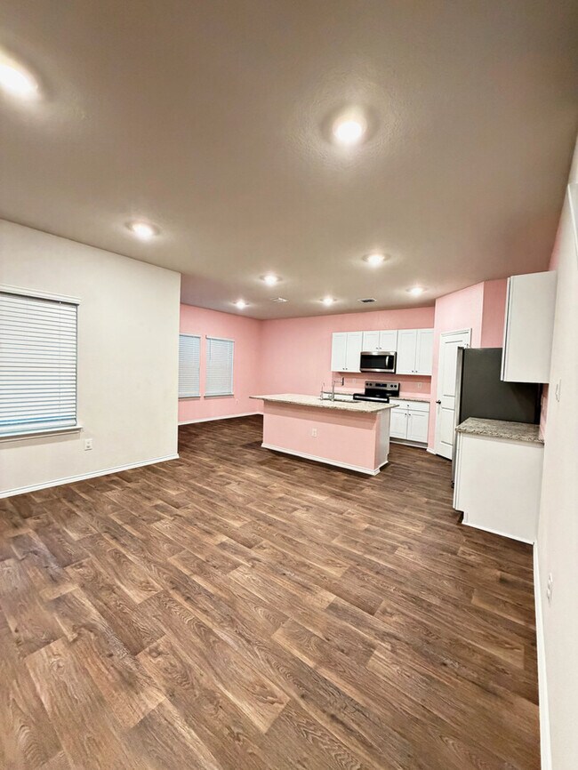 3011 Lindenwood Run in San Antonio, TX - Building Photo - Building Photo