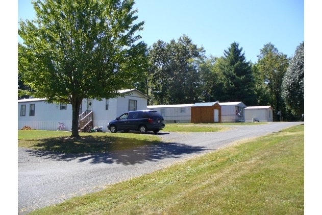 Sheets Park in Mount Airy, NC - Foto de edificio - Other