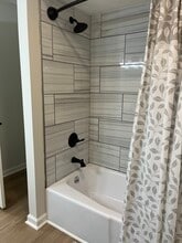 Lochwood in New Albany, IN - Foto de edificio - Building Photo