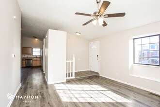 4132 Luxembourg Cir E, Unit 295-B14 in Indianapolis, IN - Building Photo - Building Photo