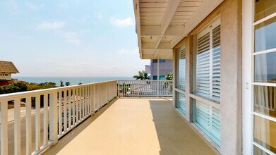 242 Avenida Lobeiro in San Clemente, CA - Foto de edificio - Building Photo