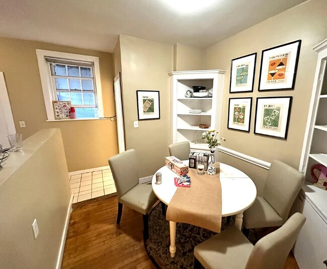 68 Egmont St, Unit 5 in Brookline, MA - Building Photo - Building Photo