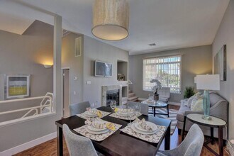 402 Terra Mesa Way in Milpitas, CA - Building Photo - Building Photo